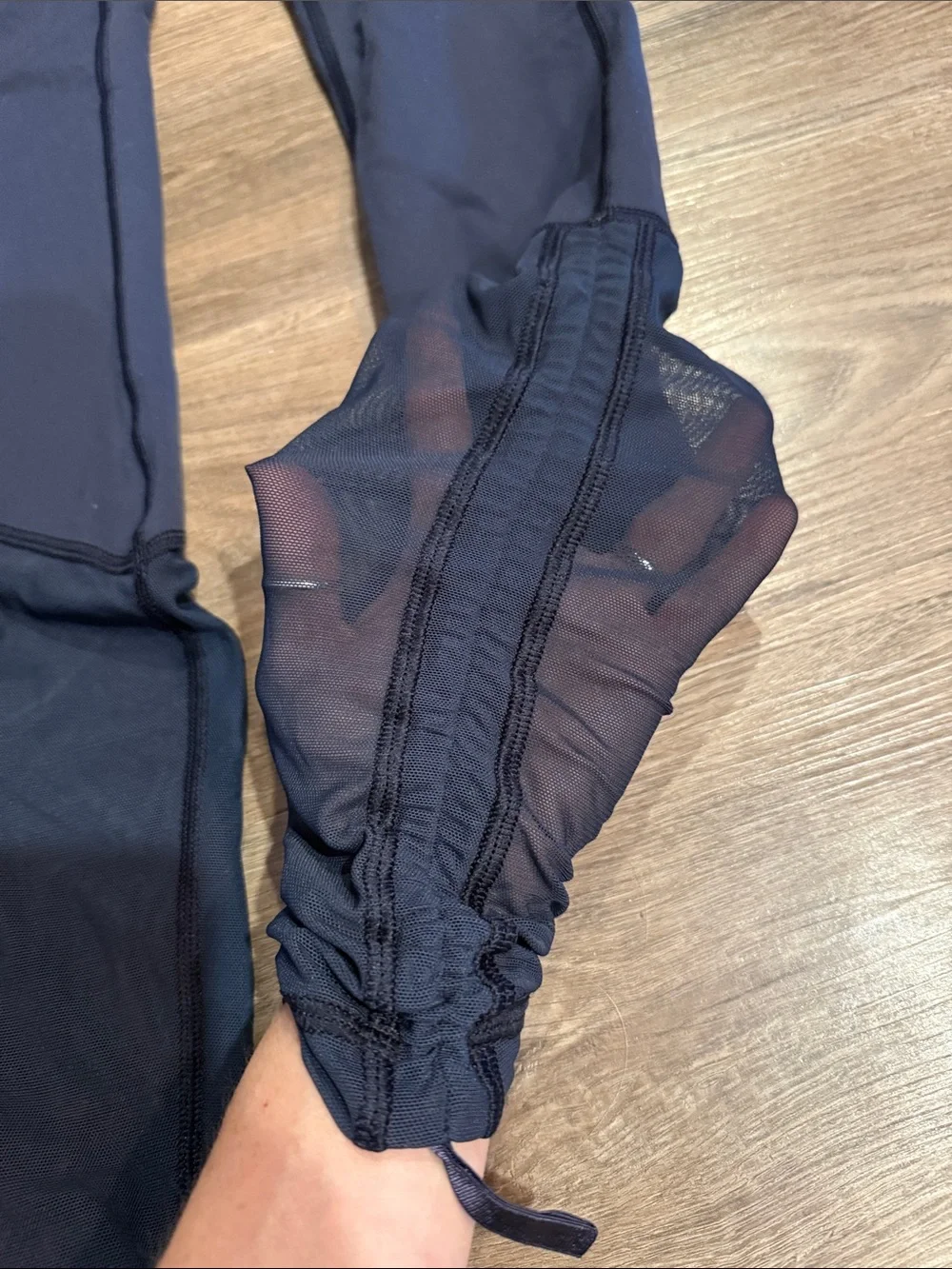 Lululemon Navy High-Rise Cinch Leggings with Mesh Size 4